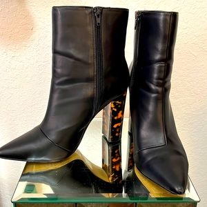 EXPRESS Black leather booties